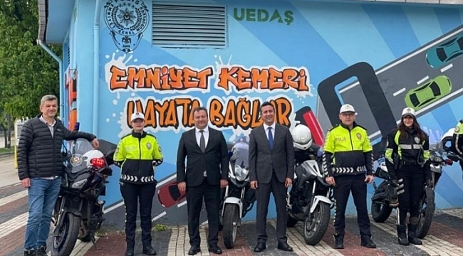 UEDAŞ'ın renklendirdiği 66. trafo, emniyet kemeri için uyardı