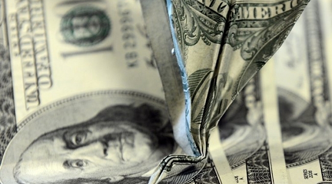 Yıl sonu dolar tahmini geriledi
