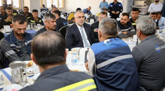 Bakan Işıkhan, Mardin’de işçilerle yemek yedi