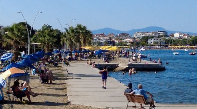 Bayram esnafın yüzünü güldürdü