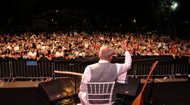 Gaziantep'te 'Aşık Veysel'e Yavuz Bingöl ile anma