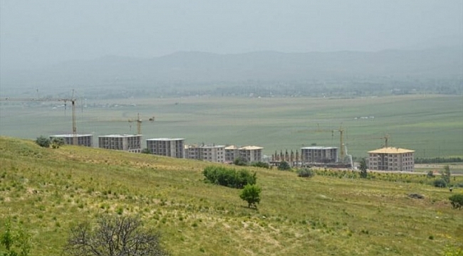 Kahramanmaraş'ta deprem konutlarının inşası devam ediyor
