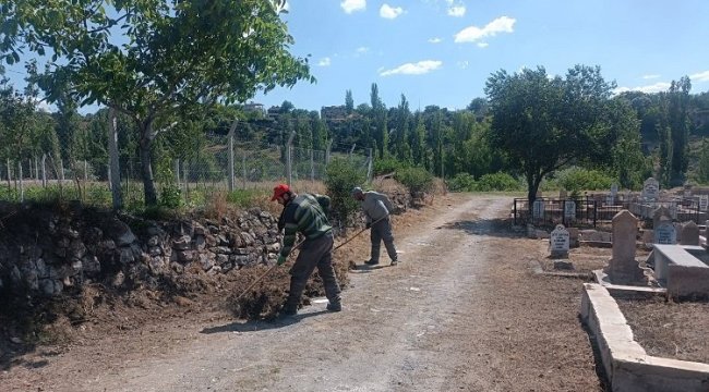 Melikgazi mezarlıkları bayrama hazır