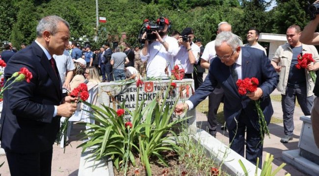 Ordu protokolü şehitlikte
