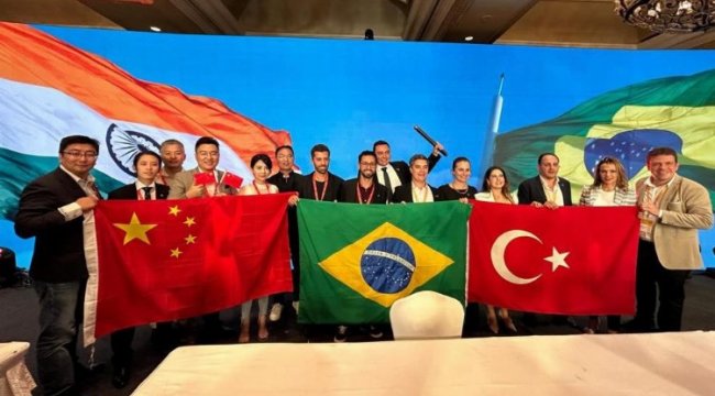 500 girişimci Yeni Delhi'de buluştu.. Zirvede Türkiye'yi TÜGİAD temsil etti