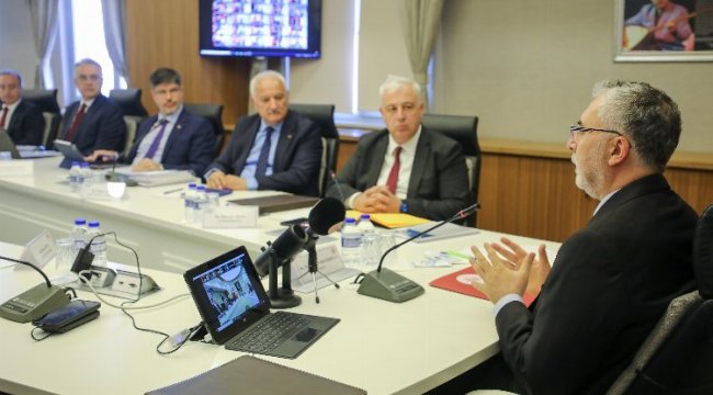 Bakan Işıkhan, SGK ve İşkur müdürleriyle buluştu