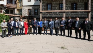 Bakan Tekin 'Anadolu' yayıncılarıyla buluştu