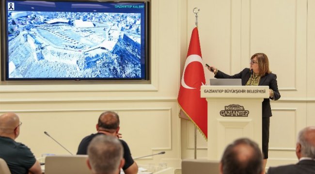Başkan Şahin 'Dirençli şehir Gaziantep'i anlattı