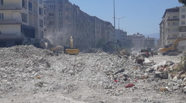 Bilinçsiz kaldırılan enkazlar Hatay'da eziyete dönüşüyor