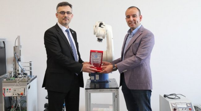 BTÜ'ye önemli robotik hibe
