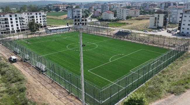 Bursa'da Akçalar'a futbol sahası