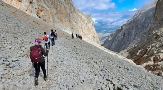 Bursa İnegöllü dağcılar zirveye yürüdü
