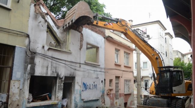 Bursa Osmangazi'de metruklar huzur için yıkılıyor