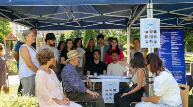 Büyükerşen’den gençlerin standına ziyaret