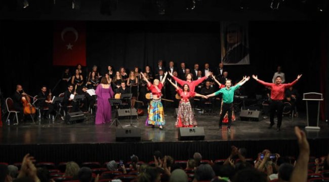 Büyükşehir “Yaza Merhaba” konseri düzenledi