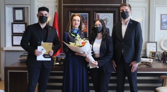 DEÜ İşletme Öğrenci Topluluğu'na üç ödül
