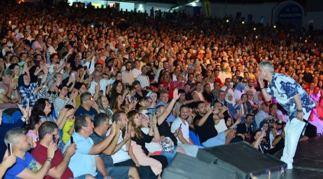 Efsanelerden Bursa'da nostalji dolu akşam