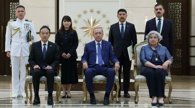 Erdoğan'a 3 büyükelçiden güven mektubu