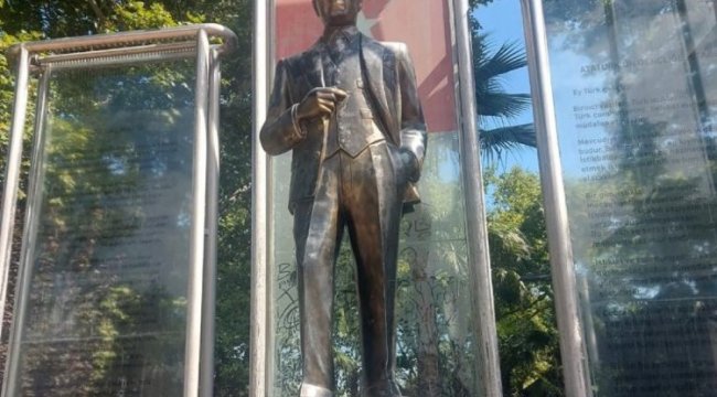 Gölcük'teki Atatürk Heykeli bakıma alınıyor