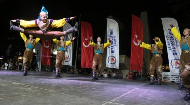 Halk Dansları Festivali coşkulu başladı