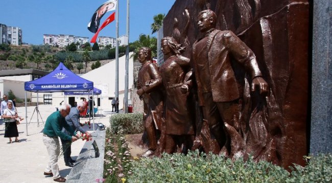 İzmir Karabağlar'da aydınlar özlemle anıldı