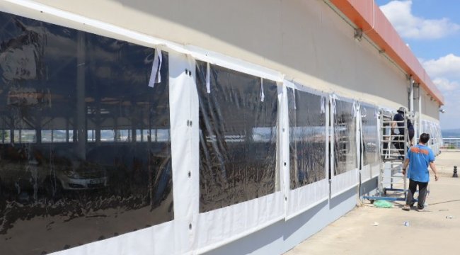 İzmit 'Ayazma Kapalı Pazar'da şeffaf brandalar yenilendi