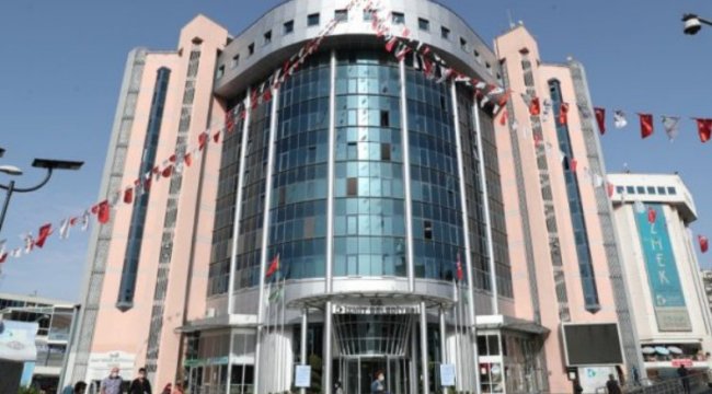 İzmit Belediyesi EYT'li işçilerin tazminatlarını ödedi
