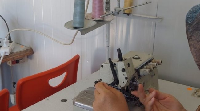 İzmit'ten depremzedeli kadınlara dikiş atölyesi