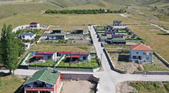 Kayseri Hacılar'da yollara kilit parke