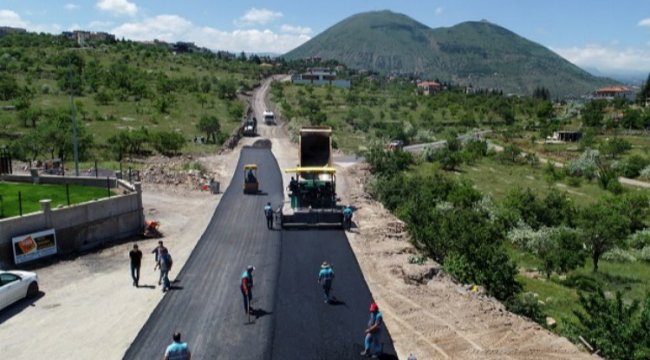 Kayseri Talas'ta asfalt çalışması sürüyor