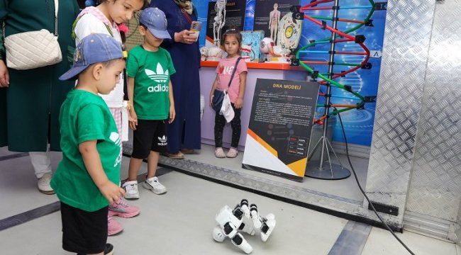 Konyalı çocuklar 'Bilim Tırı' ile eğlenerek öğreniyor