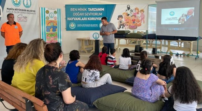 Koruma altındaki çocuklar terapi köpeğiyle moral depoladı