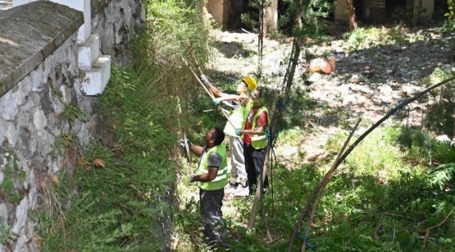 Manisa'da Çaybaşı Deresi temizleniyor
