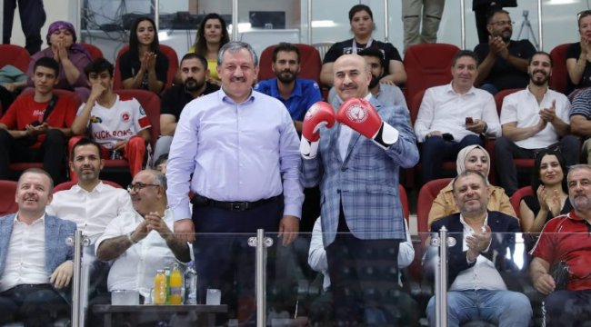 Mardin Valisi Demirtaş milli sporcularla buluştu
