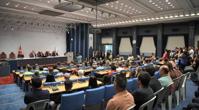 Memduh Büyükkılıç personelle bayramlaştı