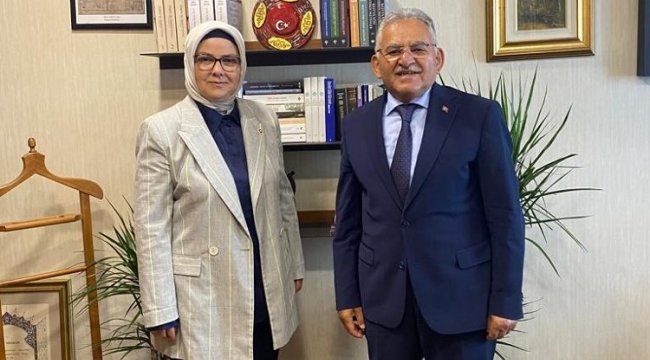 Memduh Büyükkılıç'tan Kayseri milletvekilleri'ne çıkarma
