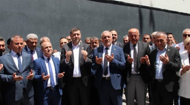 MHP Kayseri'de bayrak değişimi