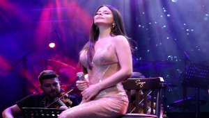 'Simge'li geceler sürüyor