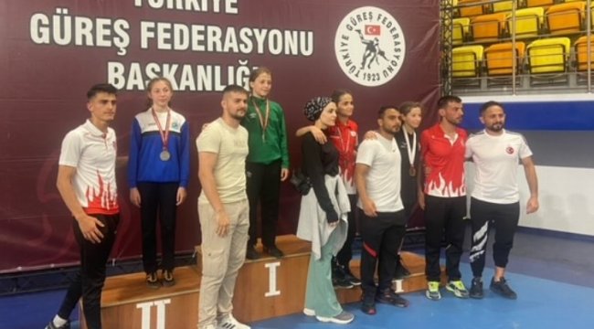 Türkiye Güreş Şampiyonu Süloğlu'ndan
