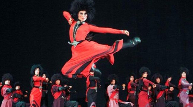 Ünlü dans topluluğu Sukhishvili Bursa Festivali’nde