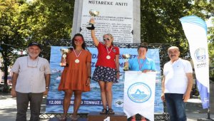 Yalova'dan Mudanya'ya yüzdüler