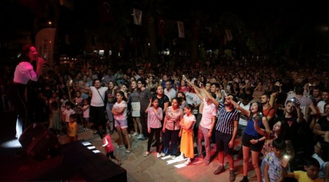 Yaz konserleri müzik ziyafeti yaşatıyor