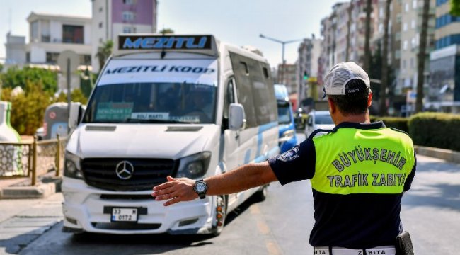 Zabıta minibüslere fırsat vermiyor