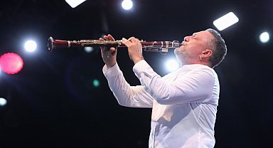 Aliağa'yı klarnetiyle şenlendirdi