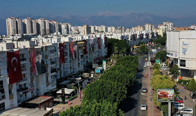 Antalya Muratpaşa bayraklarla donatıldı