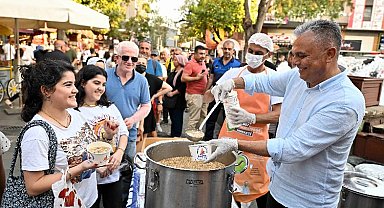 Antalya Muratpaşa'da aşure ikramı