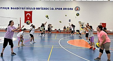 Antalya Muratpaşa'da sportmenliği de öğreniyorlar