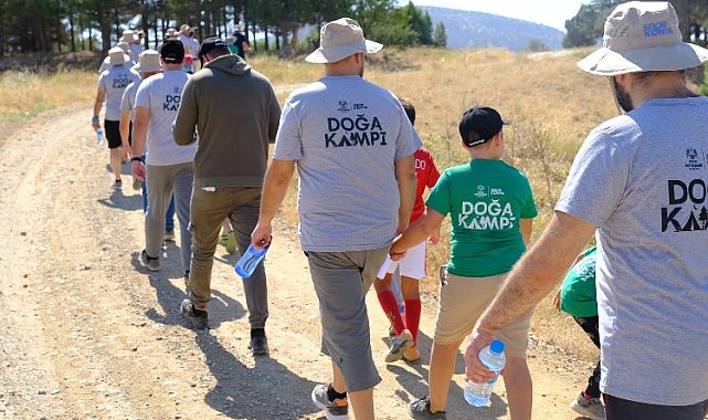 Baba-oğul kampında keyifli vakit geçirdiler
