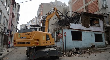 Bursa Osmangazi'de metruk temizlik