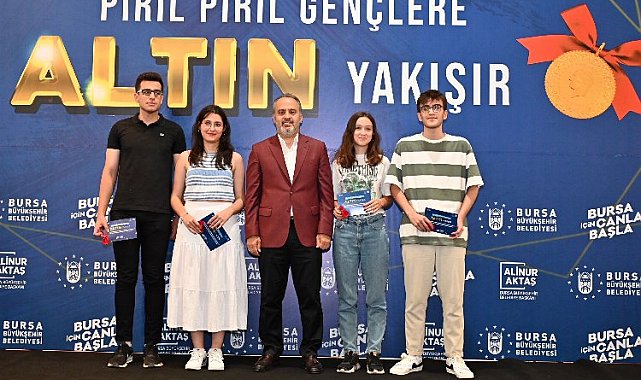 Bursa'da başarılı gençlere 'altın' ödül